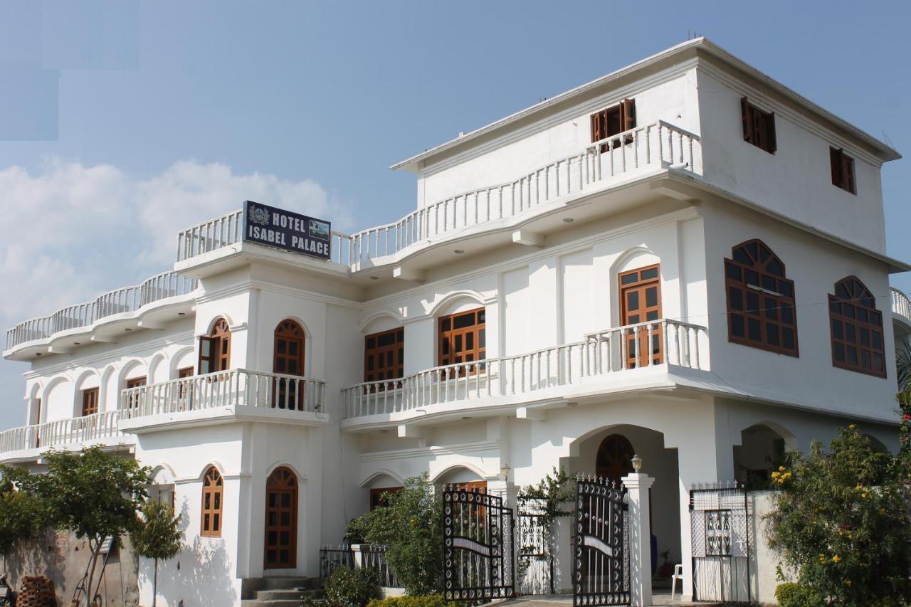 Hotel Isabel Palace Кгаджураго Екстер'єр фото