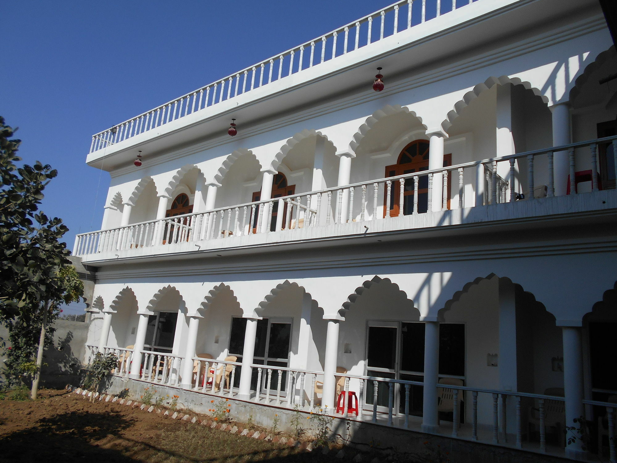 Hotel Isabel Palace Кгаджураго Екстер'єр фото